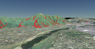 空中写真を背景に平成26年８月豪雨災害時の土砂流出範囲図データを重ねあわせ表示